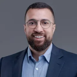 صورة المؤلف أحمد أبوبكر
